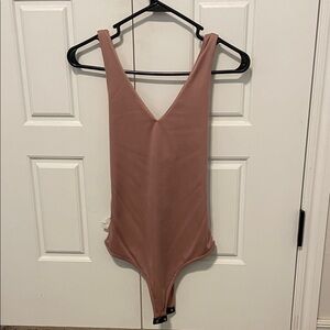 V-Neck Bodysuit in Blush Pink
